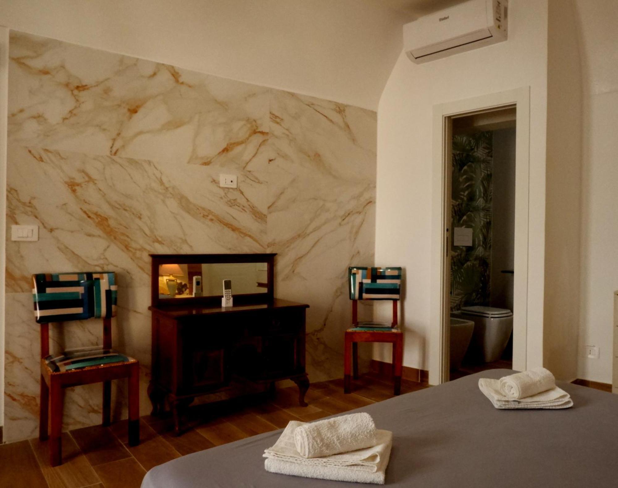 Railway Rooms Barletta Bagian luar foto